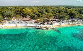 Bora Bora Beach Club Cartagena